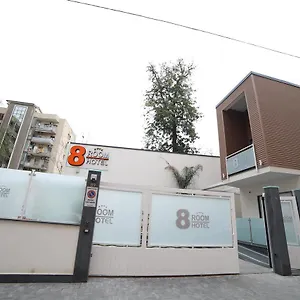 https://8room-hotel.catania-hotels.net